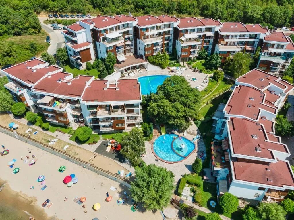 2 bedroom apartment in Elenite complex